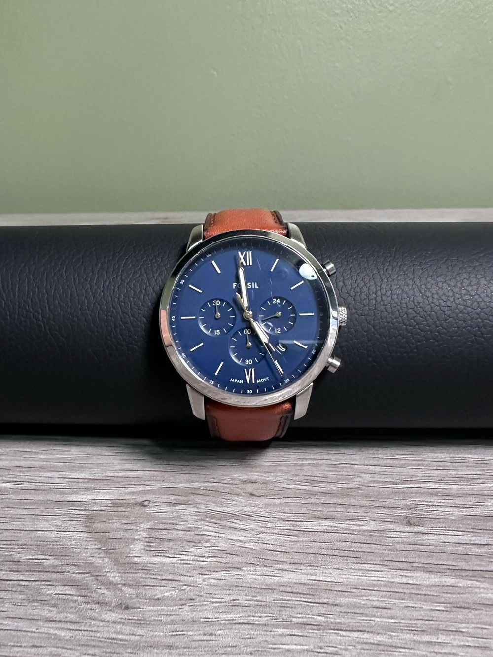 Fossil Neutra Chronograph Quartz Blue Dial Men's Watch Leather Band FS5453